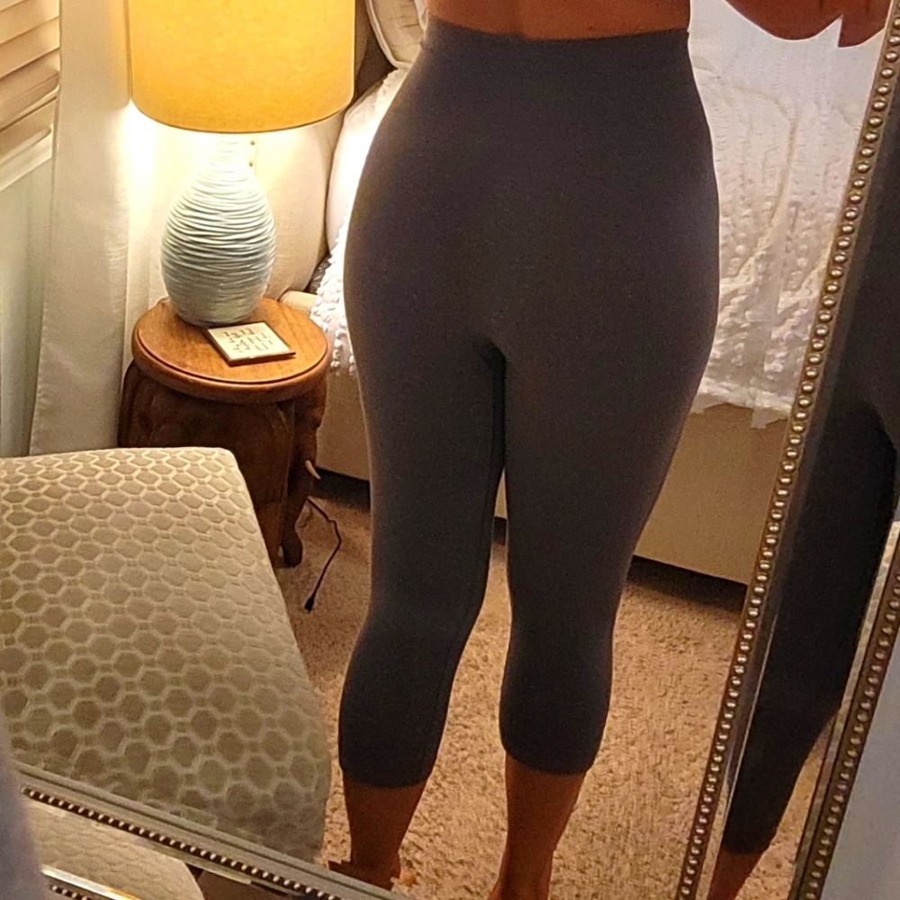 {Lulu} 🍋 light purple crop *rare*